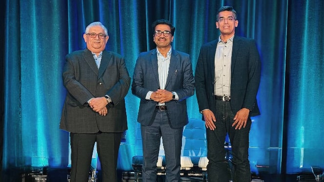 Sandip Patel, Managing Director, IBM India & South Asia; Sunil Gupta, Co-Founder, Managing Director & CEO, Yotta Data Services; Sriram Raghavan, General Manager, IBM Software, India and Software Innovation Lab.