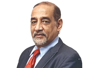 Dr V Ravi